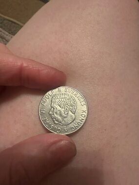 Unbranded Silver-Tone Wearable Coin Accessory